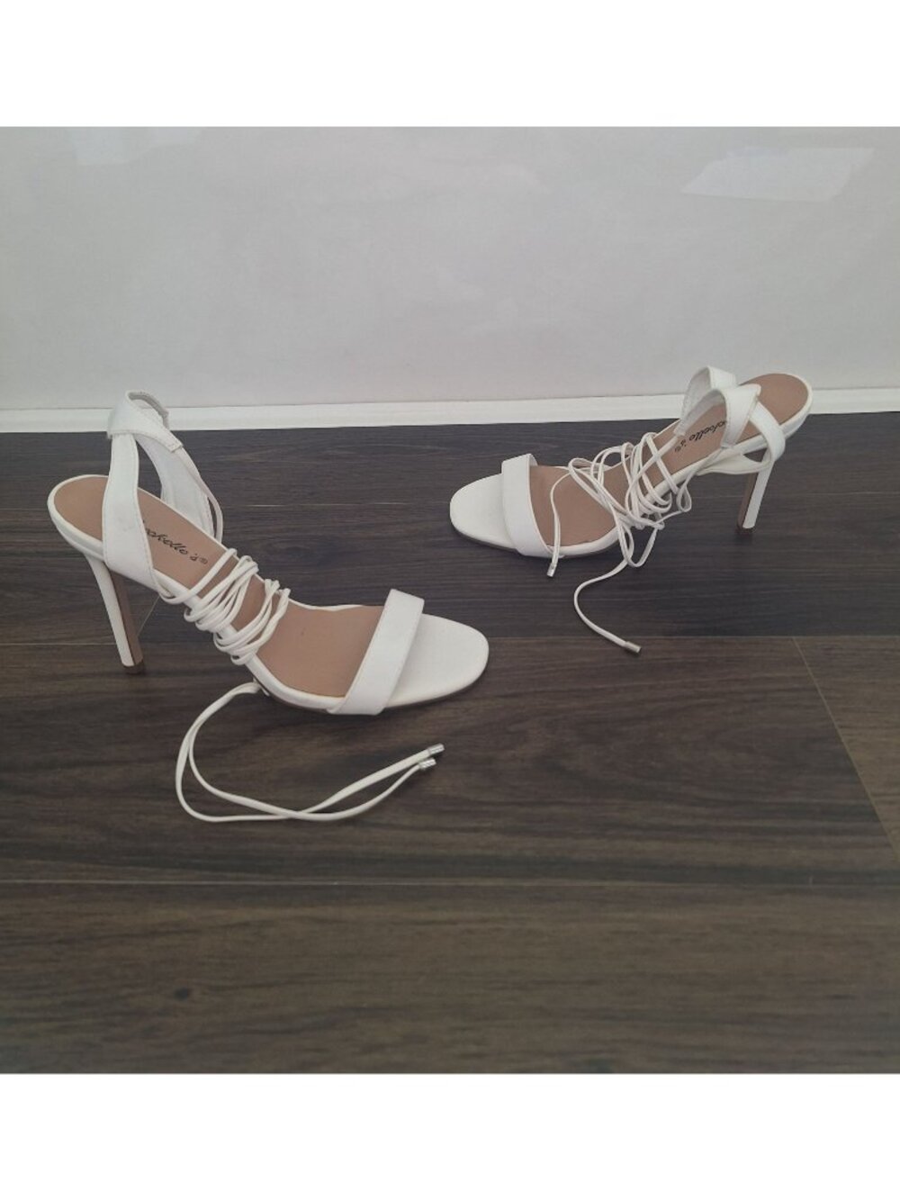 NWOT Breckelle’s White Lace Up Strappy Stiletto Size 8 Heel Sandals Formal Prepp